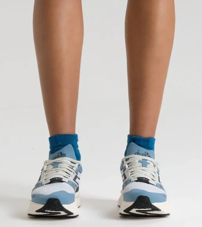 Atomo V7000-2 Scarpa da corsa Made in Italy – Leggerezza e ammortizzazione – Tutti i generi