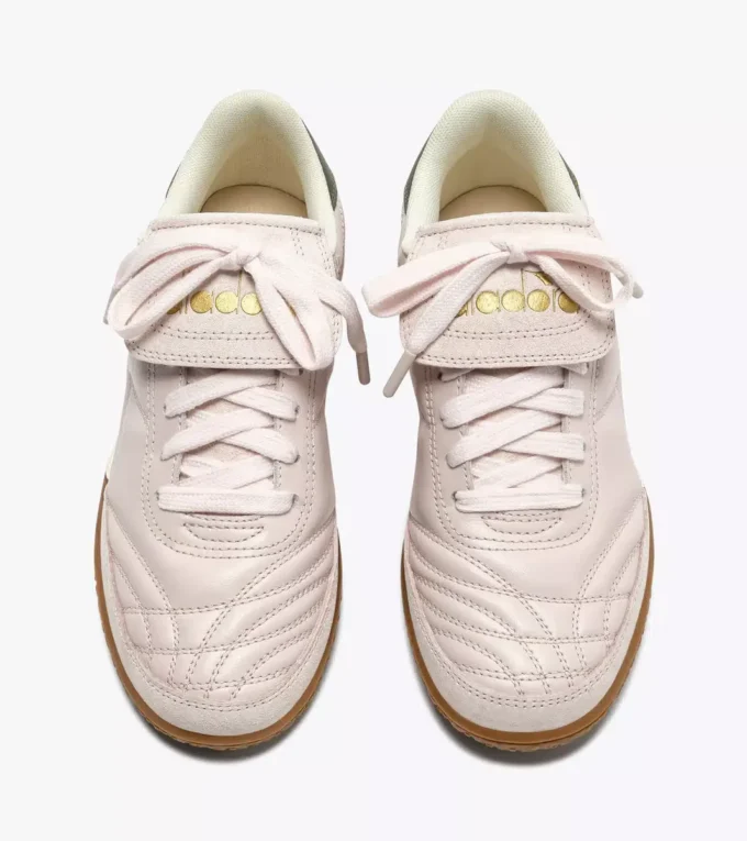 Gold Indoor Metal Sneakers in pelle in stile terrace Gold Indoor Metal Sneakers in pelle in stile terrace