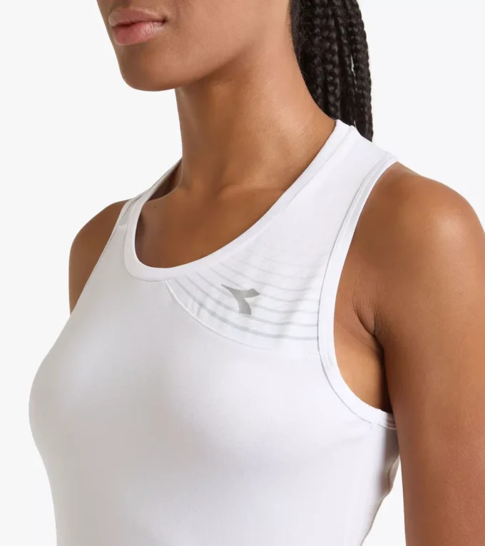 L. Abito da tennis Court