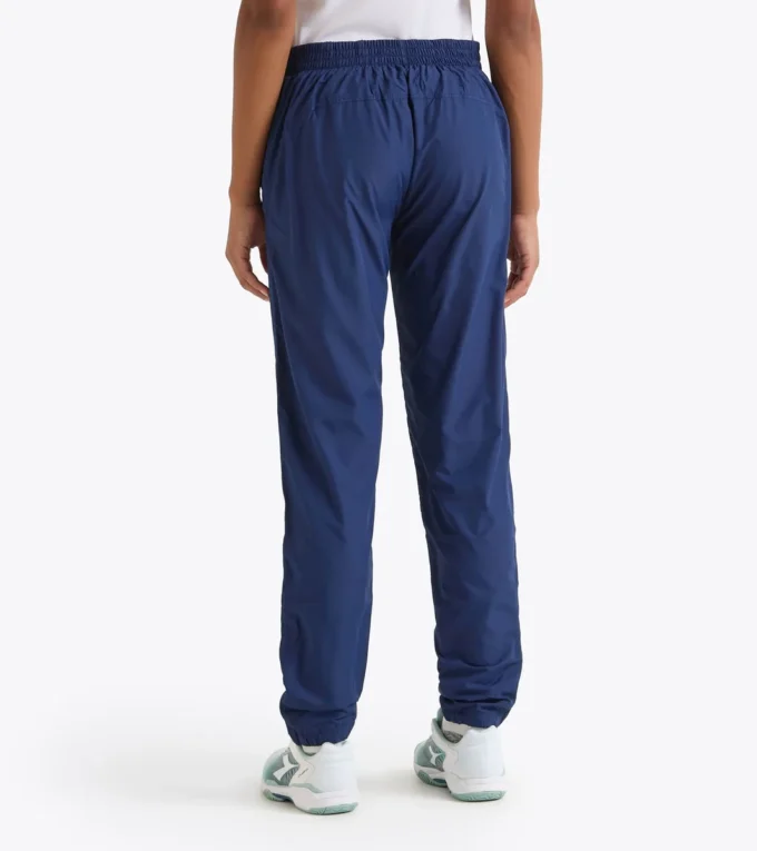 L. Pantaloni da tennis