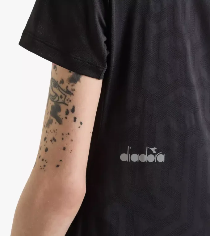 L. Super Light Ss T-Shirt Maglietta da corsa – Tessuto leggero Coolcore