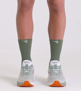 mythos blushield 10 vortice scarpa da running ammortizzazione e protezione 2 1 330x371 - Mythos Blushield 10 Vortice Scarpa da running - Ammortizzazione e protezione