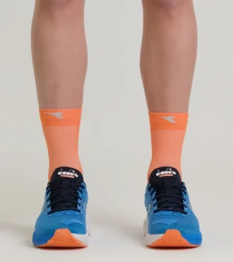 mythos blushield 10 vortice scarpa da running ammortizzazione e protezione 2 330x371 - Mythos Blushield 10 Vortice Scarpa da running - Ammortizzazione e protezione