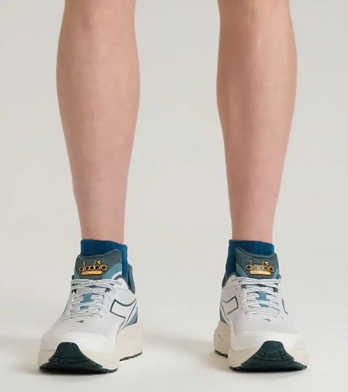 Mythos Blushield 9 Vortice Scarpa da corsa – Ammortizzazione e protezione