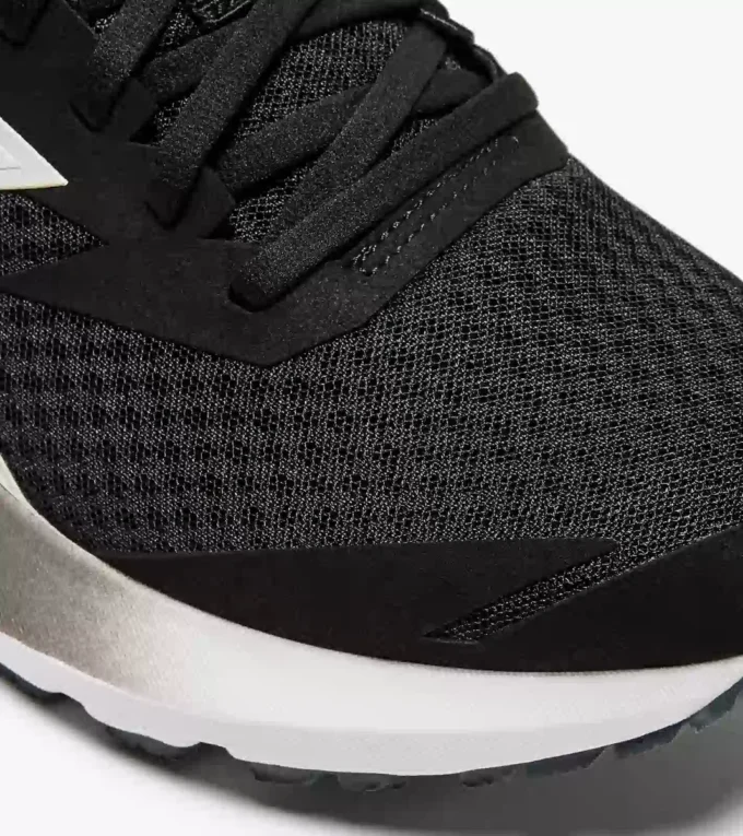 Mythos Blushield Vigore 3 Wide Scarpa da running con calzata ampia – Stabilità e protezione