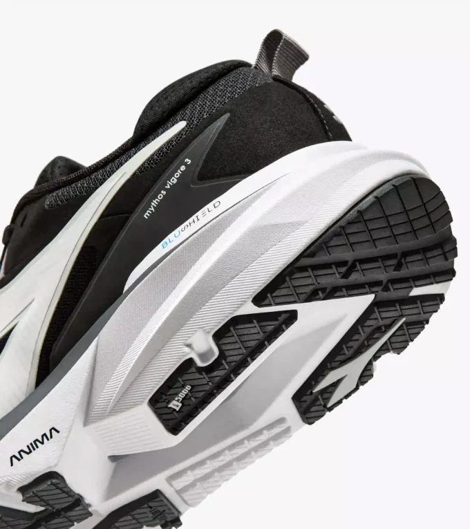 Mythos Blushield Vigore 3 Wide Scarpa da running con calzata ampia – Stabilità e protezione