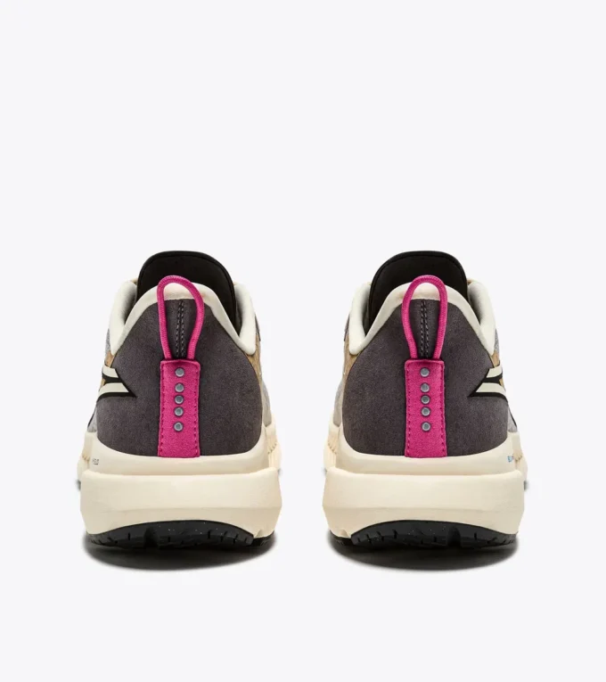 Mythos Blushield Volo 4 W 2030 Scarpa da running – Realizzata con materiali a ridotto impatto ambientale