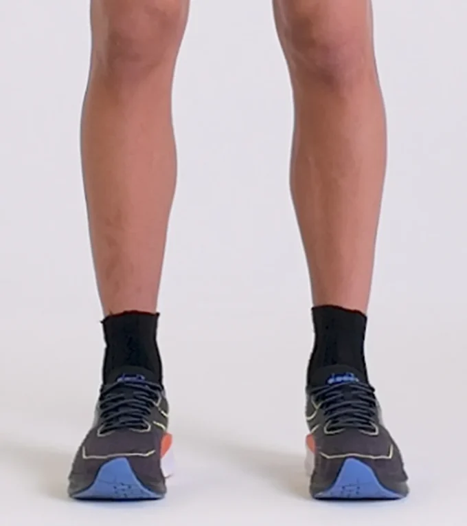 Mythos Blushield Volo 5 Scarpa da running – Stabilità e leggerezza