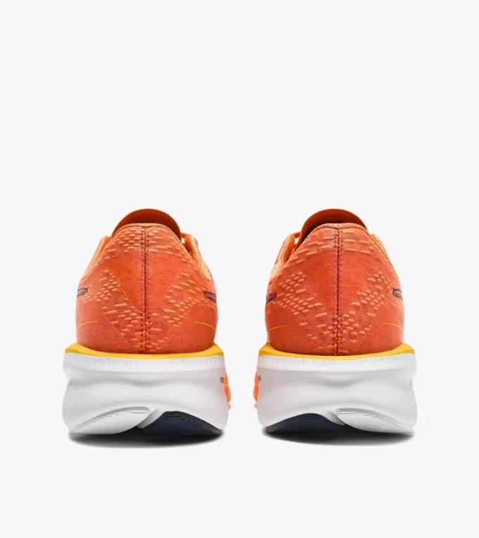 Mythos Blushield Volo 5 Scarpa da running – Stabilità e leggerezza