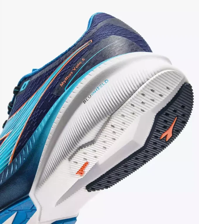 Mythos Blushield Volo 5 Scarpa da running – Stabilità e leggerezza