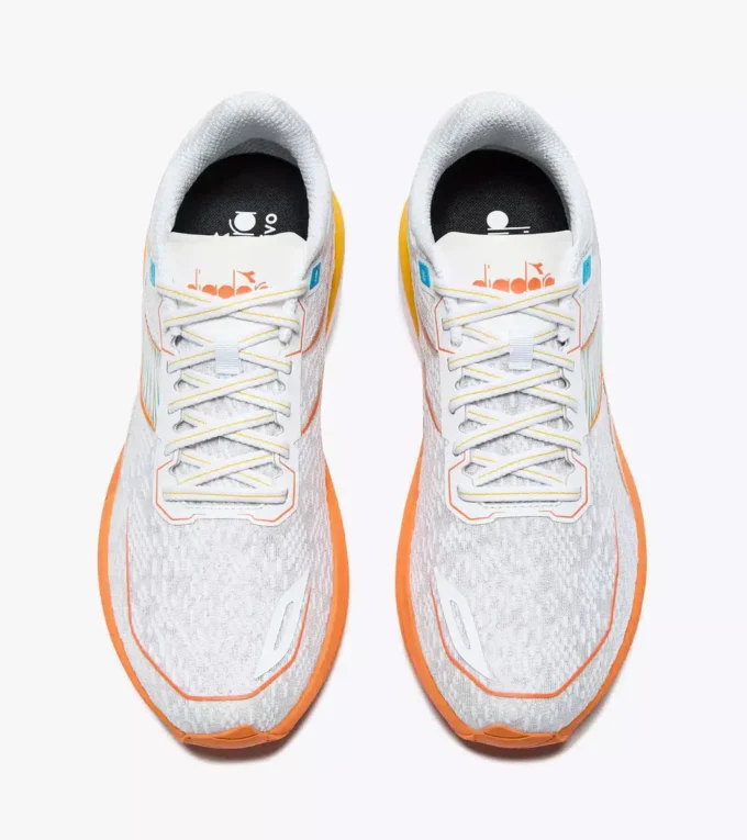 Mythos Blushield Volo 5 Scarpa da running – Stabilità e leggerezza