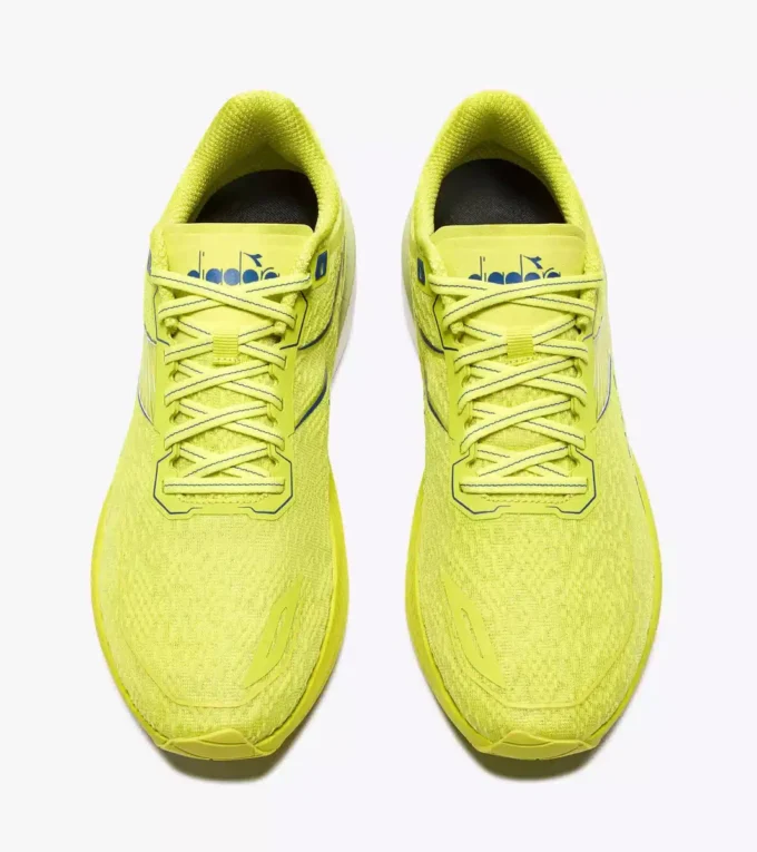 Mythos Blushield Volo 5 Scarpa da running – Stabilità e leggerezza