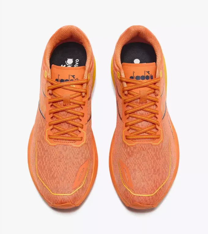 Mythos Blushield Volo 5 Scarpa da running – Stabilità e leggerezza