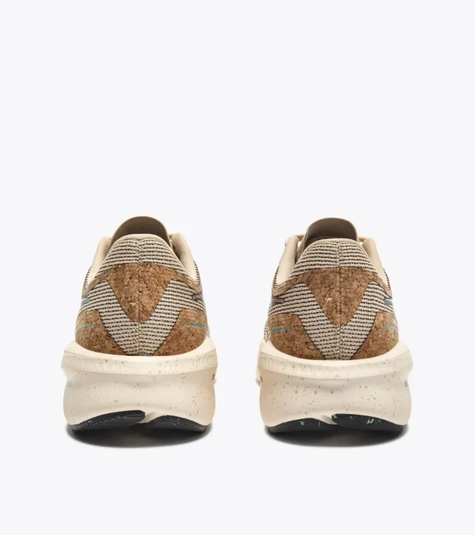 Mythos Blushield Volo 5 W 2030 Scarpa da running a basso impatto ambientale – Stabilità e leggerezza