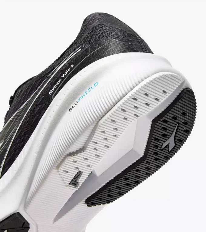Mythos Blushield Volo 5 W Scarpa da running – Stabilità e leggerezza