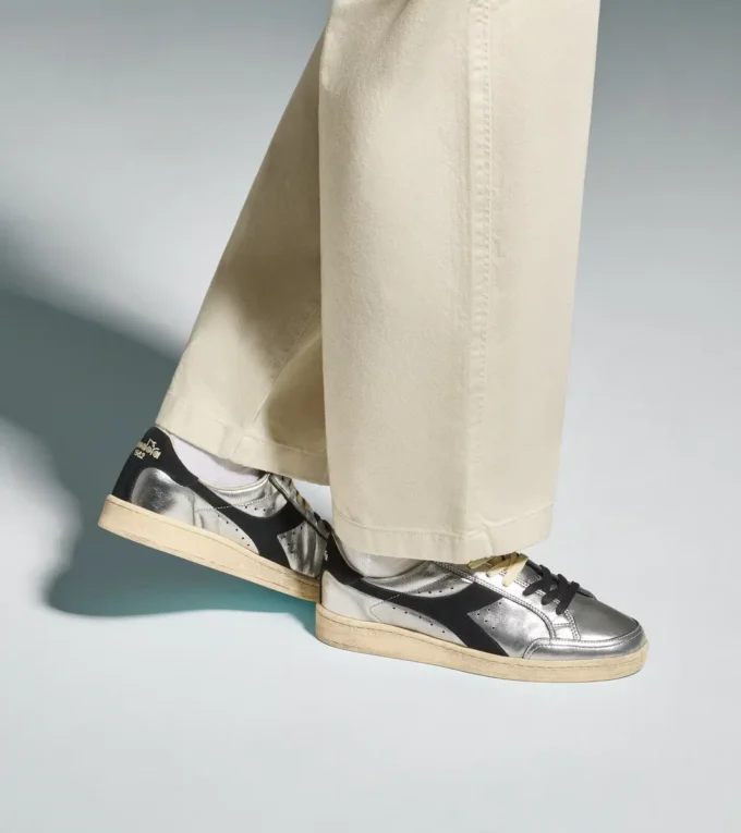 Prestige Metal Used Sneaker Heritage realizzata in pelle