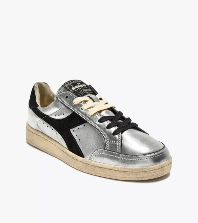 Prestige Metal Used Sneaker Heritage realizzata in pelle