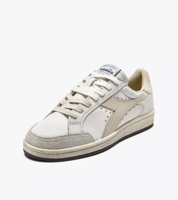 Prestige Used Sneaker Heritage realizzata in pelle