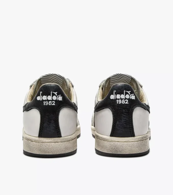 Prestige Used Sneaker Heritage realizzata in pelle