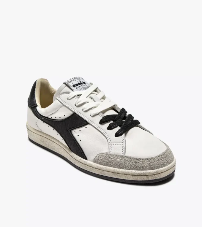 Prestige Used Sneaker Heritage realizzata in pelle