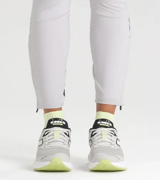 Scarpa da corsa Mythos Blushield Vigore 3 W – Stabilità e protezione