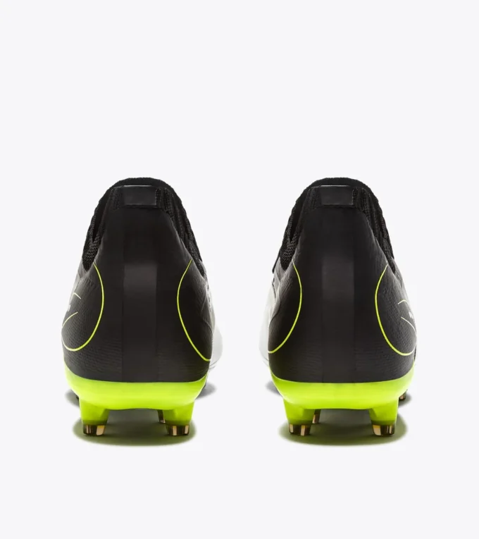 Scarpe da calcio in pelle Maximus Icon Slx per terreni compatti