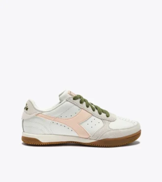 Sneakers in pelle ispirate alla terrazza interna di Seoul