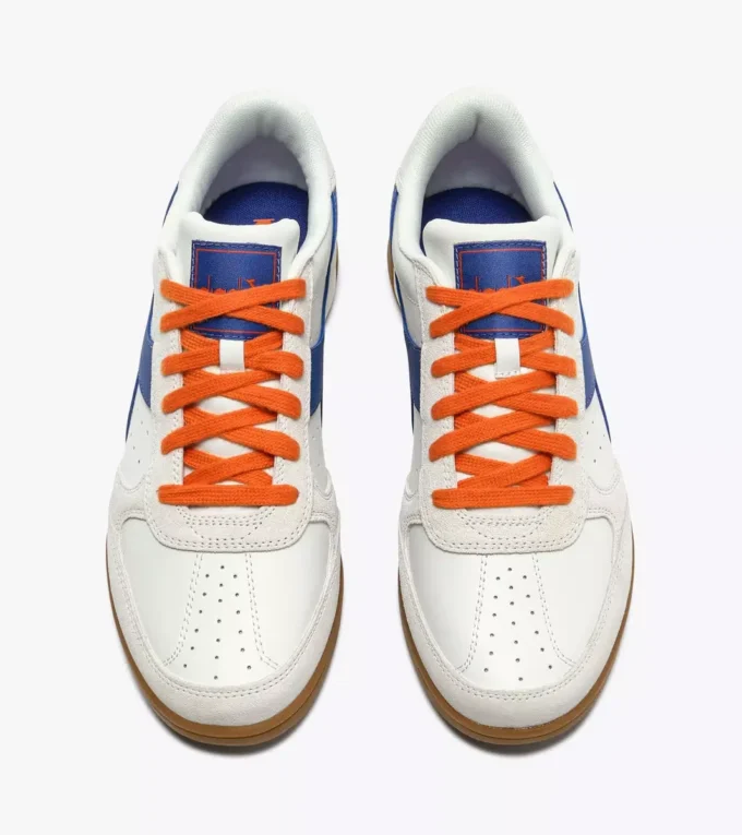 Sneakers in pelle ispirate alla terrazza interna di Seoul