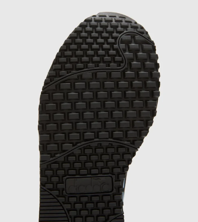 Titan Scarpe sportive