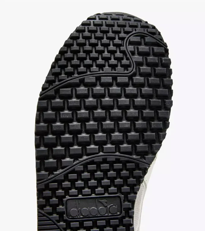 Titan Scarpe sportive