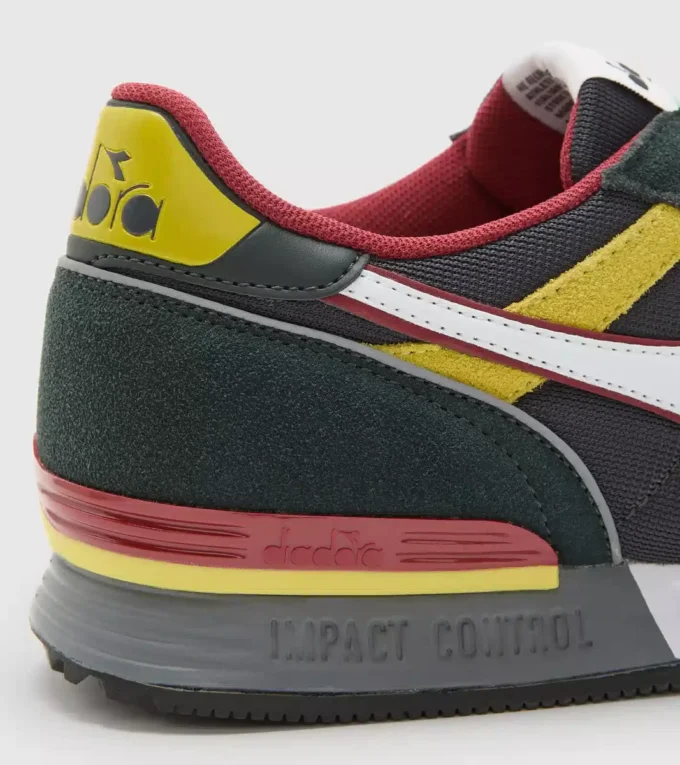 Titan Scarpe sportive